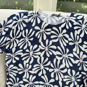 J.McLaughlin sweater!! Fun white and navy flowered daisy sweater ! Size M!